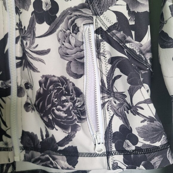 Lululemon Athletica Forme Jacket II Textured Brisk Bloom Black White. Size 6 - Picture 5 of 9